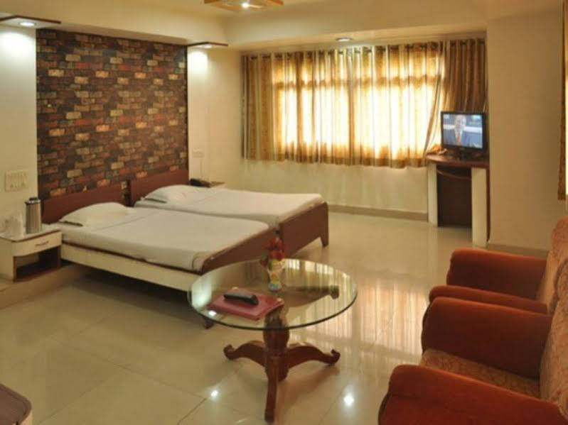 Hotel Grand Arjun Raipur  Exterior photo